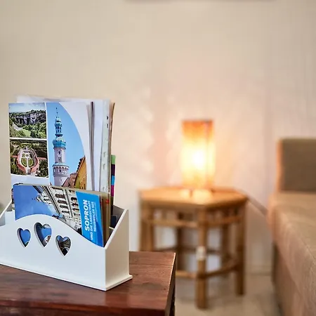 Apartment Angyal Apartman *